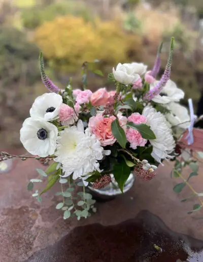 LOW GLASS VASE OF FLOWERS